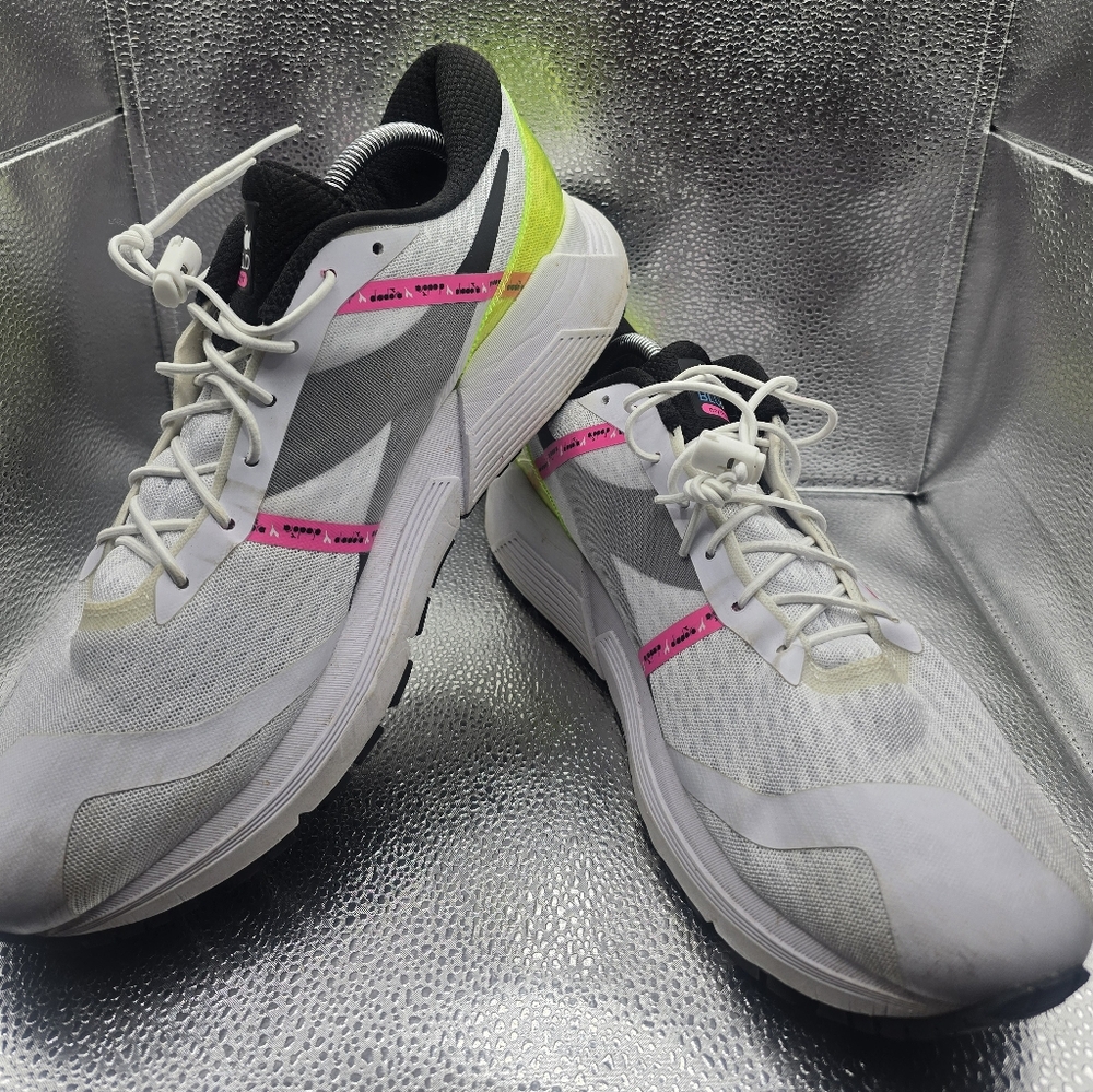 Diadoro elite TRX White and Pink Athletic Sneakers size 11.5